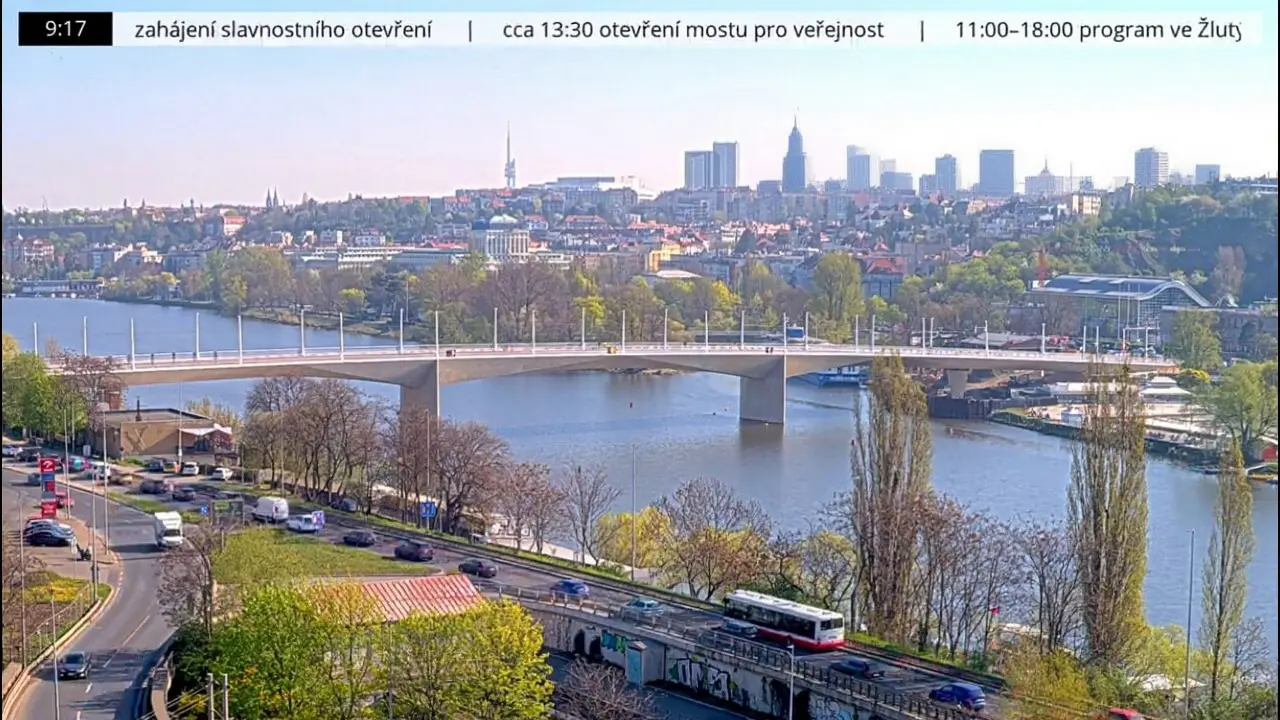 Tajemství Dvoreckého mostu: Kde zmizela zpráva o jeho otevření?