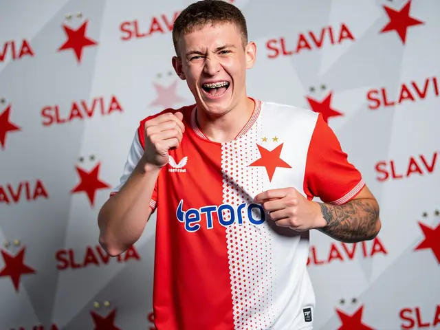 Slavia koupila Nowaka za 2,4 mil. eur, Prekop a Zmrzlý míří do Polska