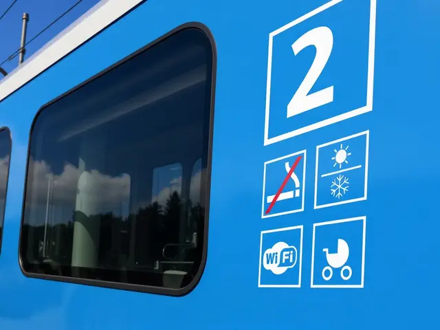 ČHMÚ varuje před 40 °C: České dráhy ruší spoje a radí, jak přežít