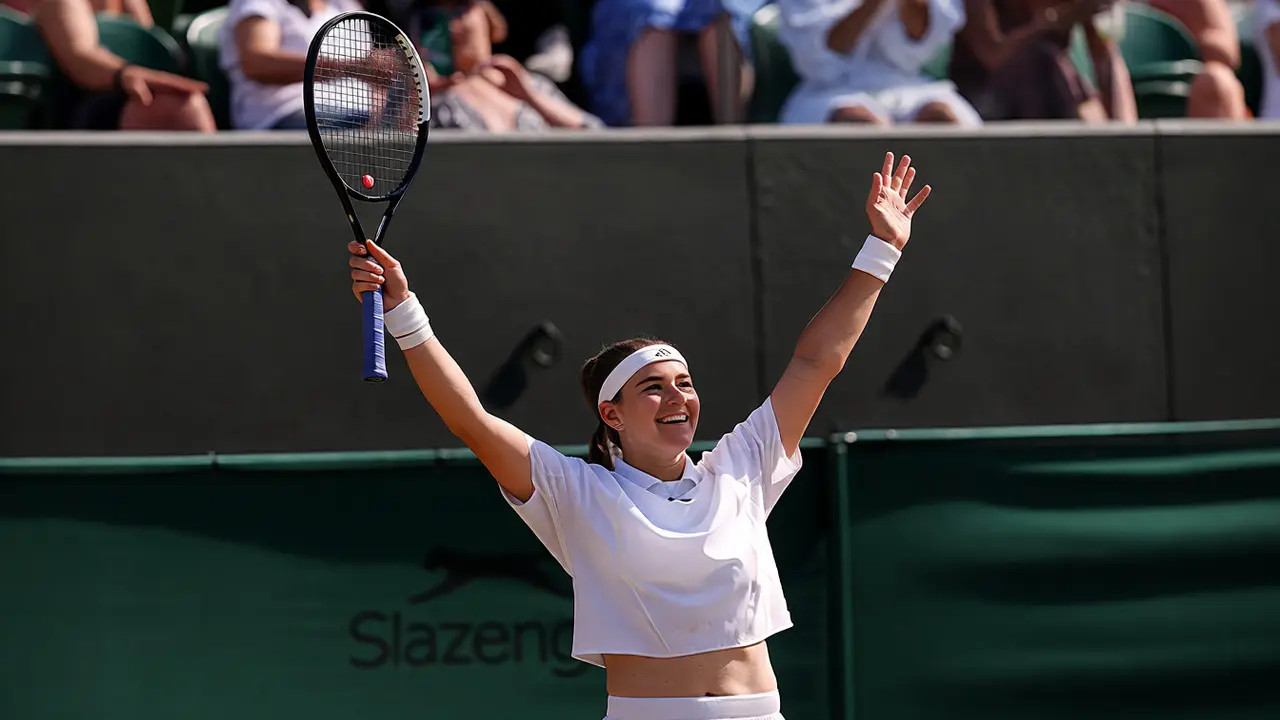 Muchová letí Wimbledonem. Navrátilová věští českou vítězku