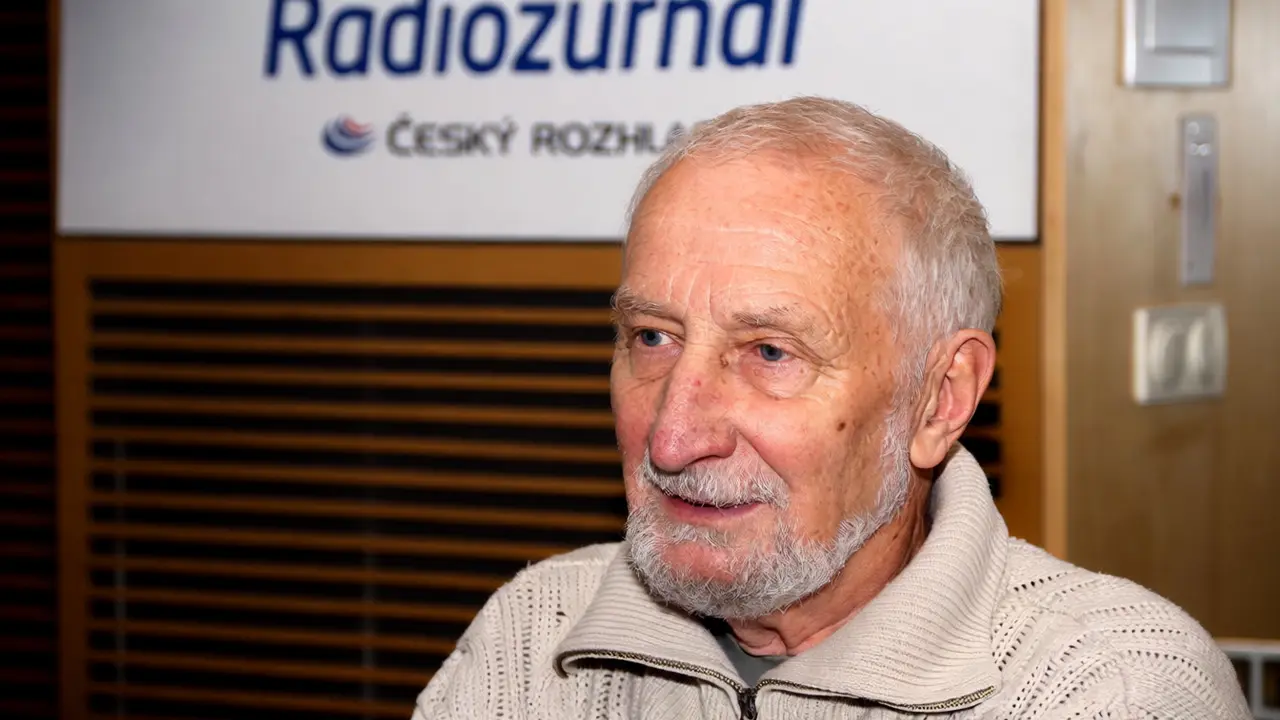 Širší kontext: Politizace jména a odchod z televize