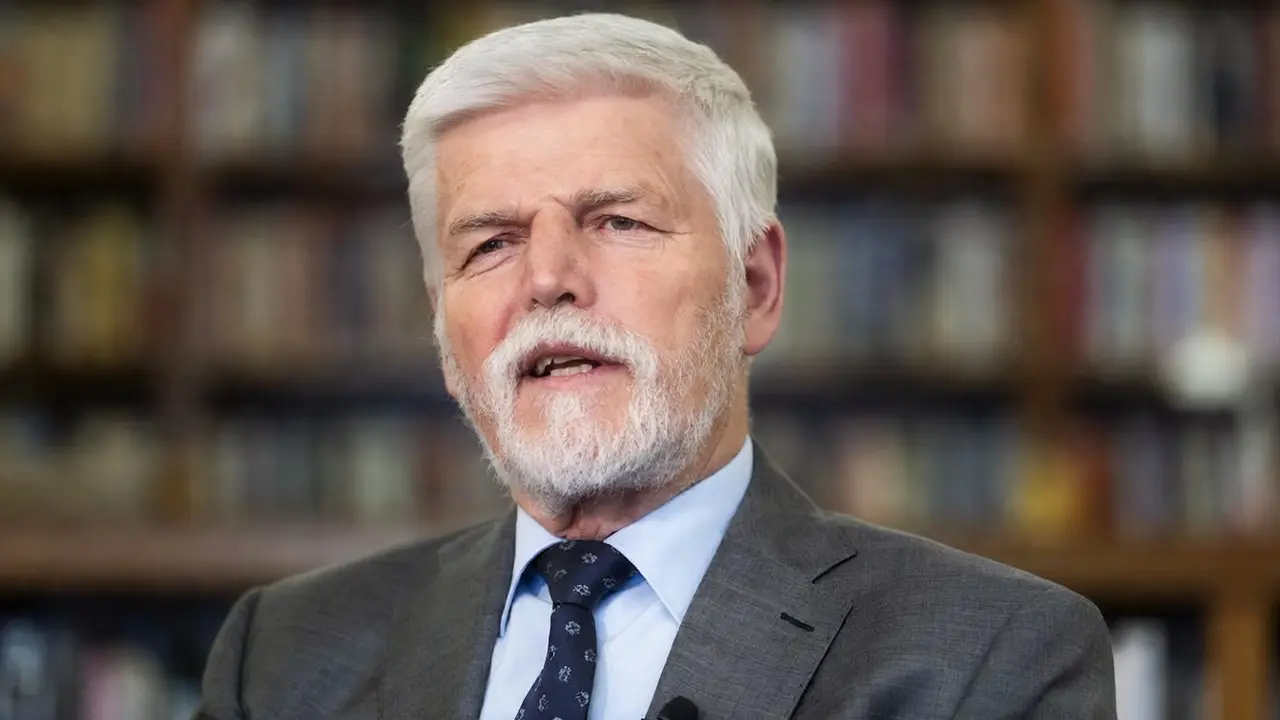 Pavel si vynutil summit NATO. Ústavní soud nařídil vládě jeho účast
